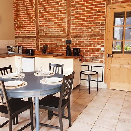 Appartamento Le 2 pièces avec parking privé Honfleur Esterno foto
