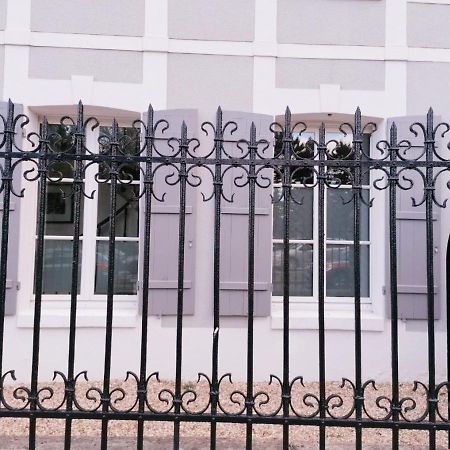 Appartamento Le 2 pièces avec parking privé Honfleur Esterno foto