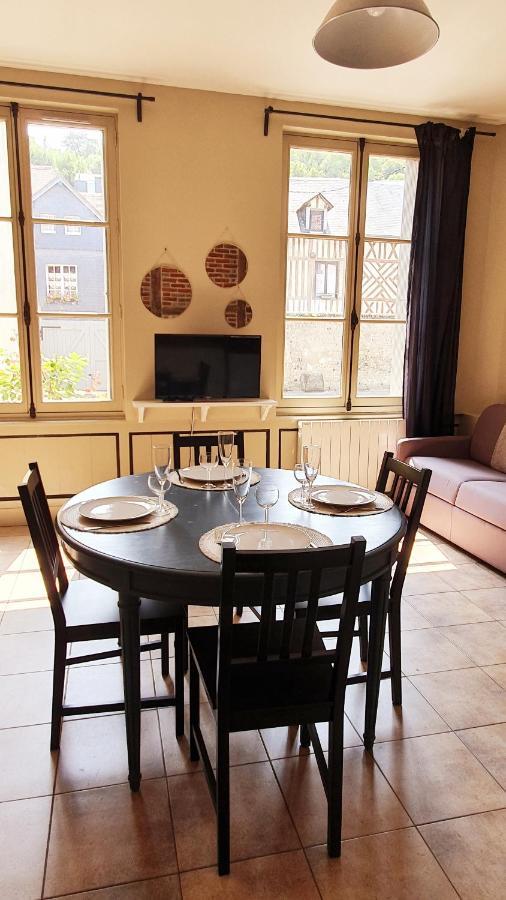 Appartamento Le 2 pièces avec parking privé Honfleur Esterno foto